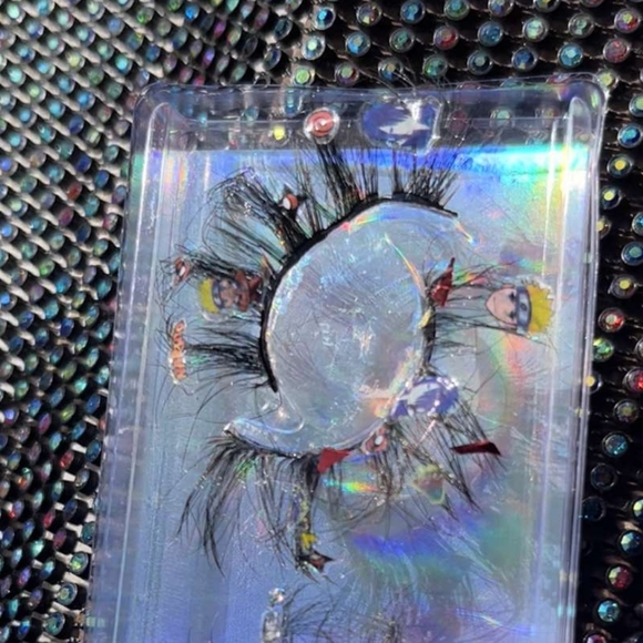 Lashes - Picture 3 of 3